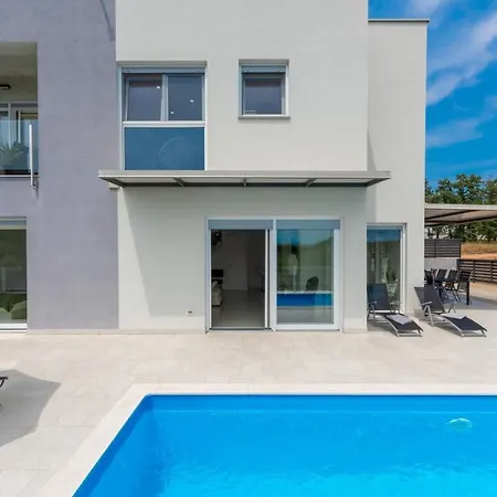 Vila Perla Karigador